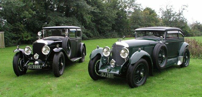 Os dois Bentleys originais envolvidos no caso: o da esquerda, o verdadeiro; o outro o impostor