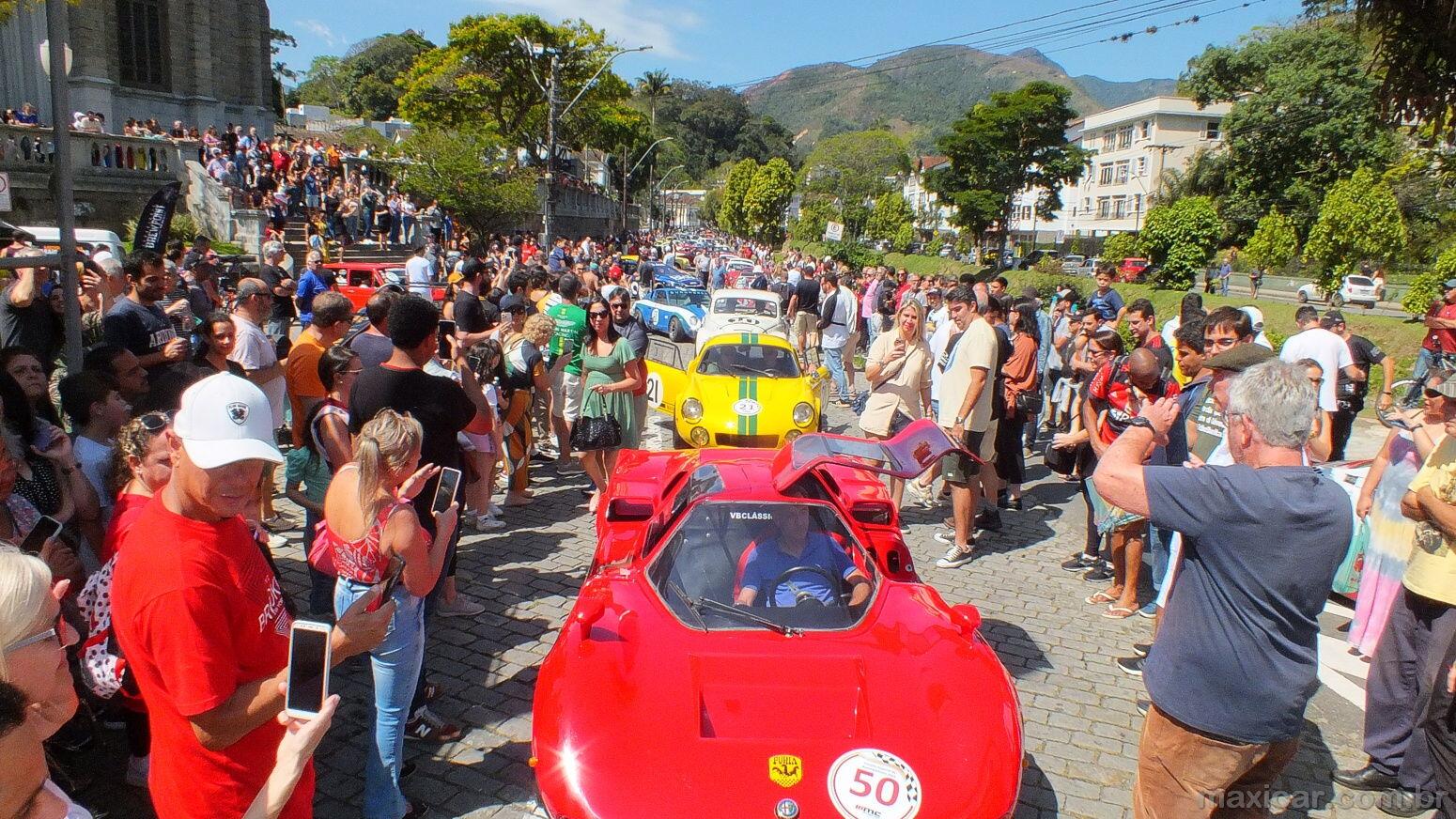 2º Circuito Imperial de Automobilismo: Carros antigos e emoção nas ruas do  Centro Histórico de Petrópolis