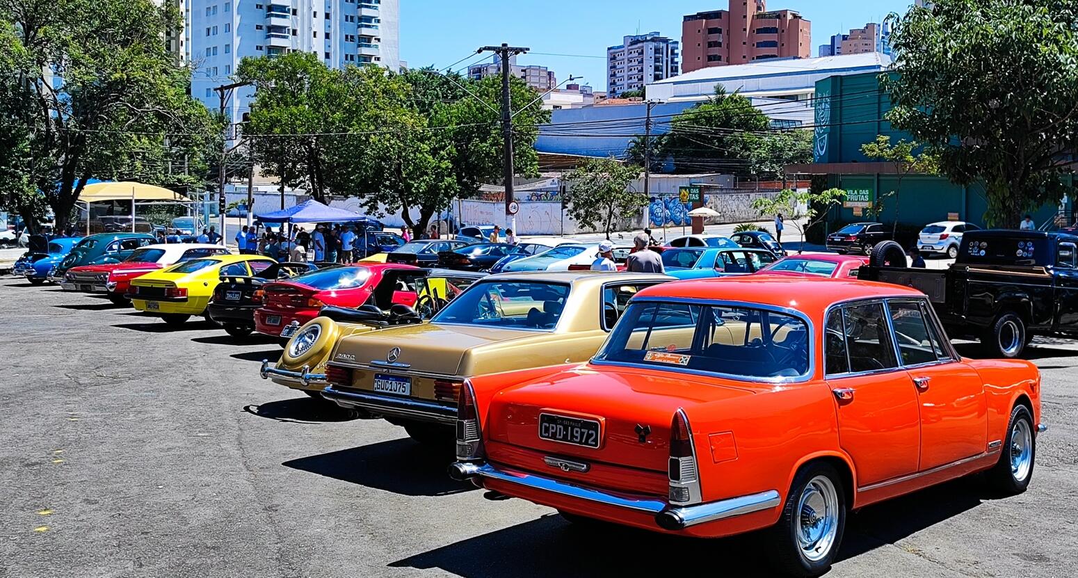 Encontro de Carros Antigos na Whitaker – São Paulo, SP