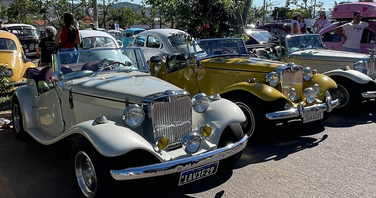 Galeria: II Romaria de Carros Antigos da Apcar e Convidados – Trindade, Go