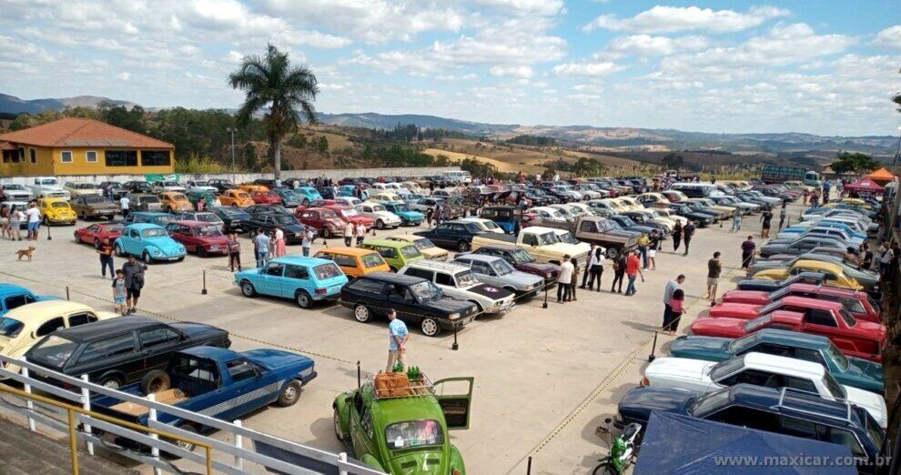 2º Encontro de Carros Antigos em Resende Costa