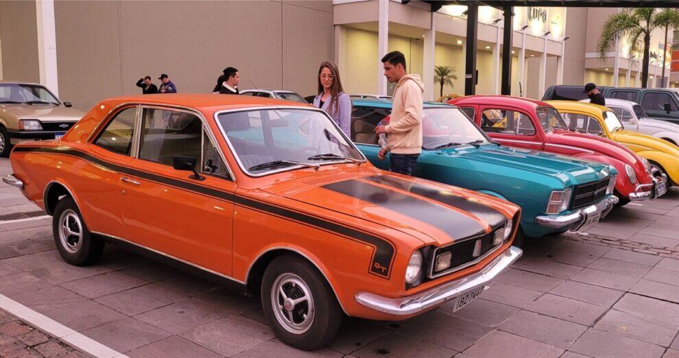 Encontro Veteran Car Clube Porto Alegre no Shopping Total