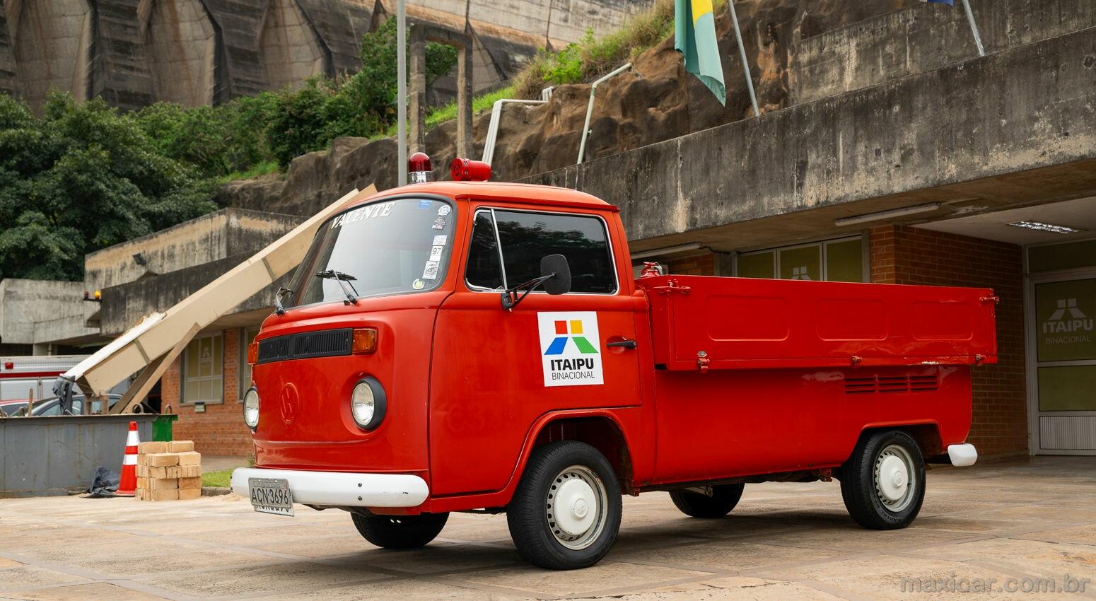 Itaipu Binacional põe em exposição sua última Kombi de bombeiros