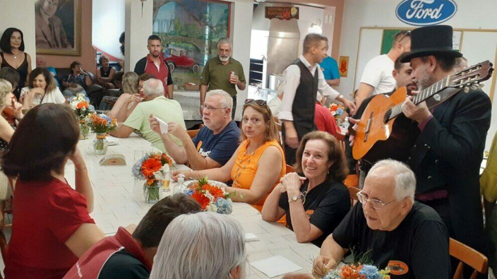 Uma recepção calorosa na confraternização de Fim de Ano do Clube do Fordinho